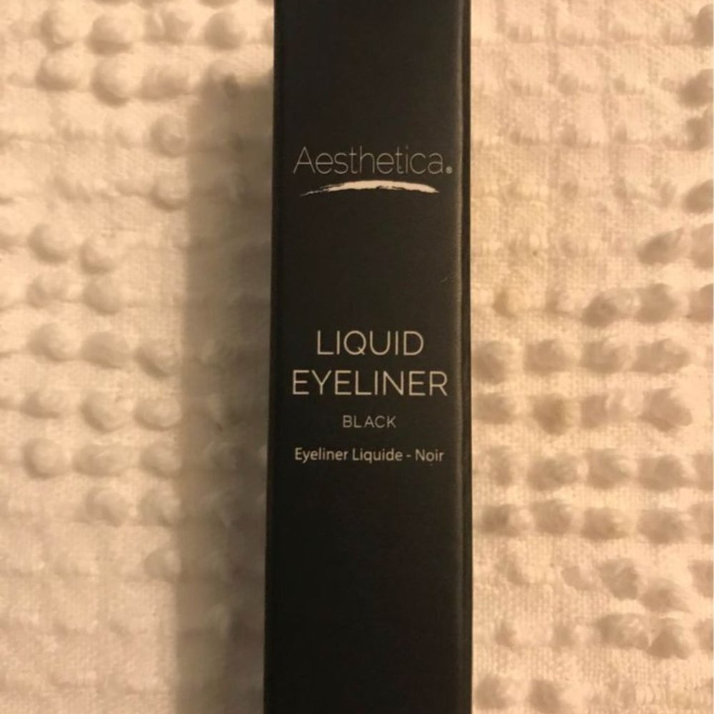 Aesthetica Liquid Eyeliner Black 1.2 ml NIB